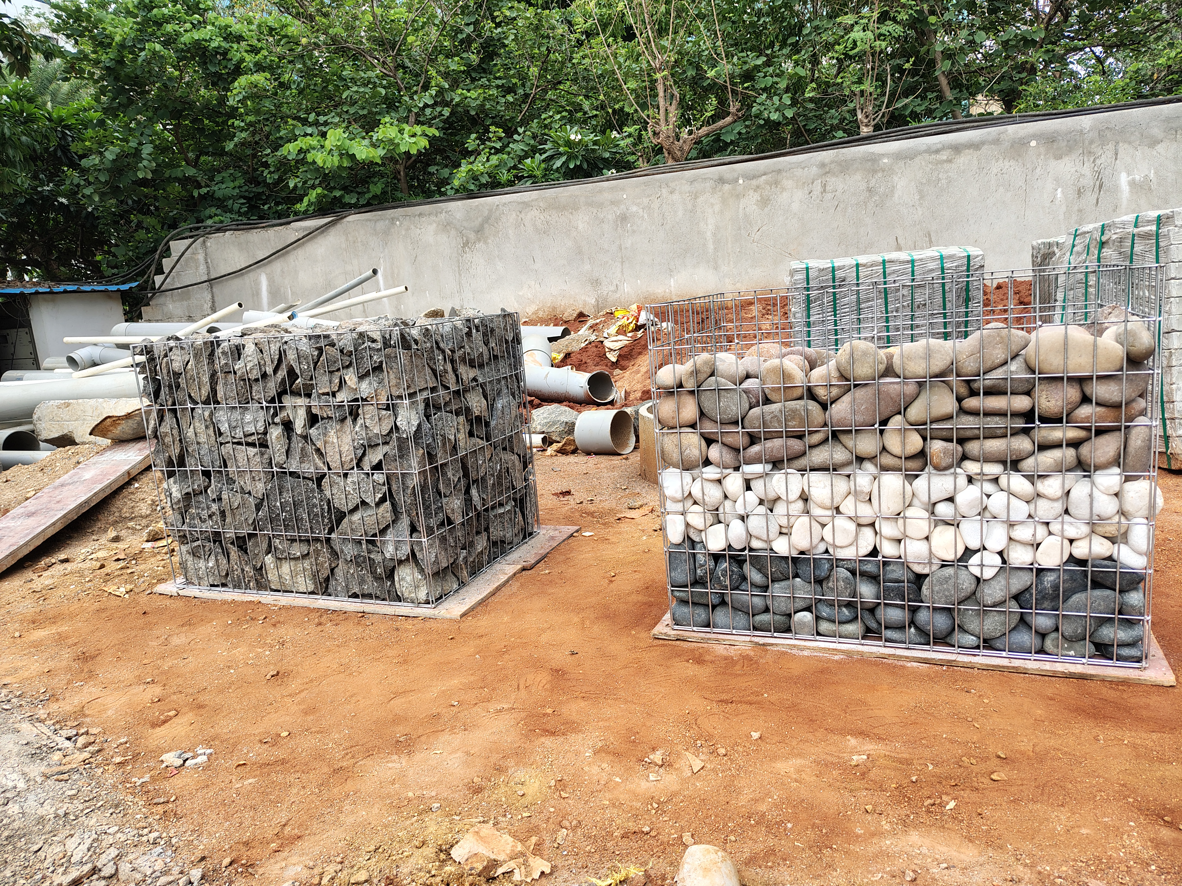 Gabion coastal protection structure